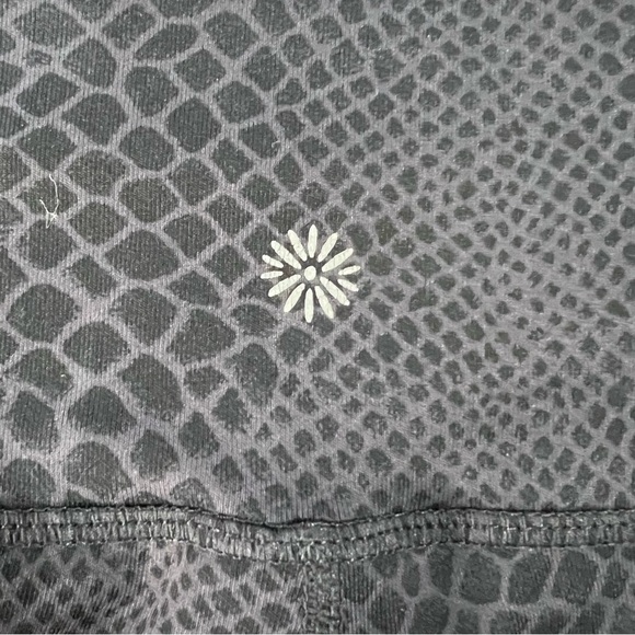 Tangerine WOMENS SNAKESKIN EMBOSSED CROPPED LEGGINGS‎ - Picture 7 of 10